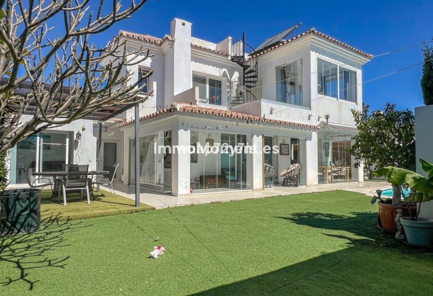 Bestaande woning - Vrijstaande villa - Estepona  - Costalita