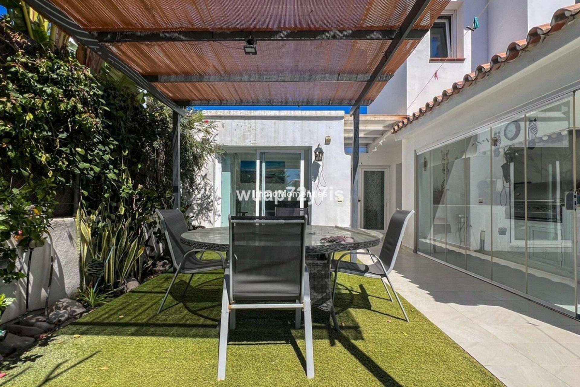 Bestaande woning - Vrijstaande villa - Estepona  - Costalita