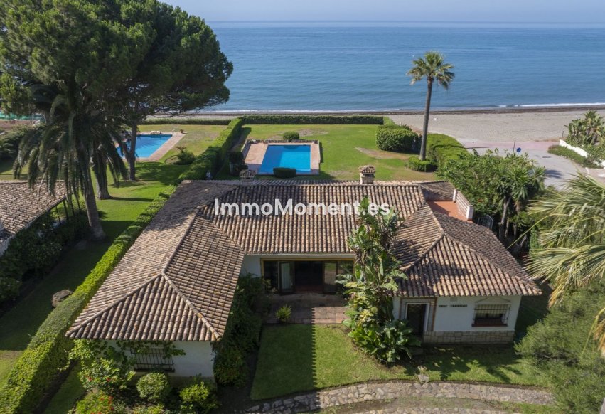 Bestaande woning - Vrijstaande villa - Estepona  - Costalita