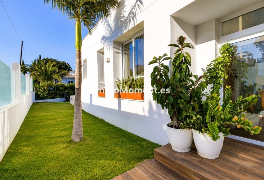 Bestaande woning - Vrijstaande villa - Estepona  - Estepona Centro