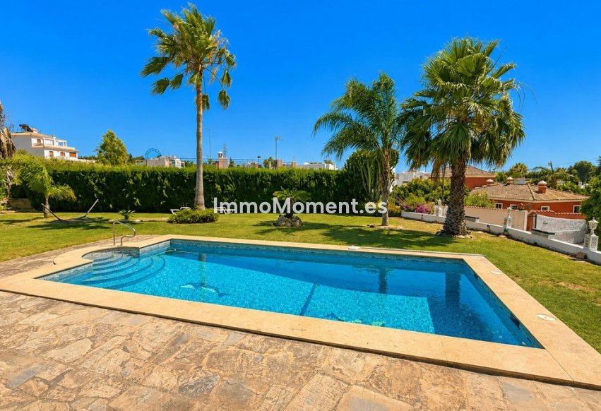 Bestaande woning - Vrijstaande villa - Estepona  - Estepona Centro