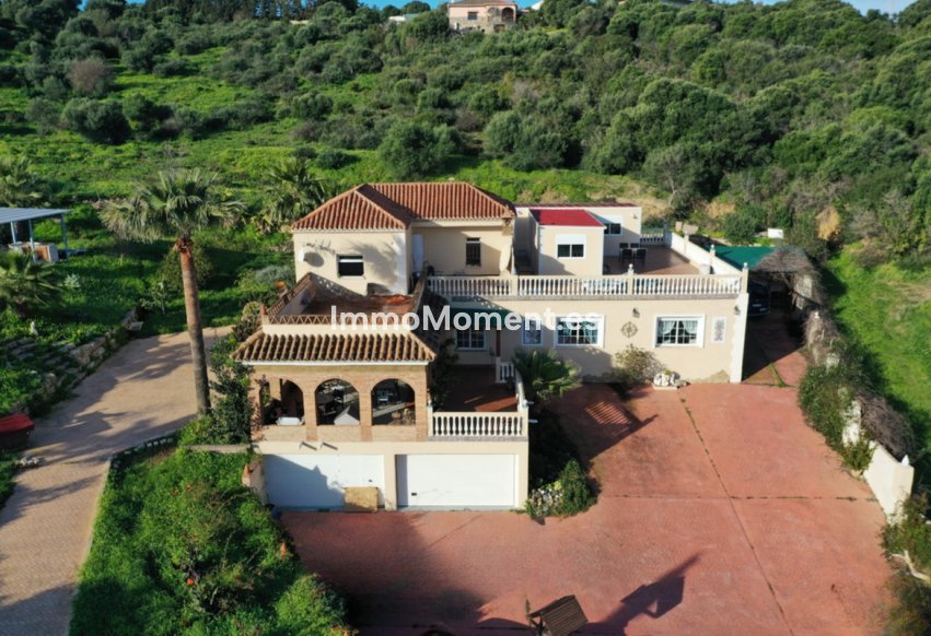 Bestaande woning - Vrijstaande villa - Estepona  - Estepona Centro