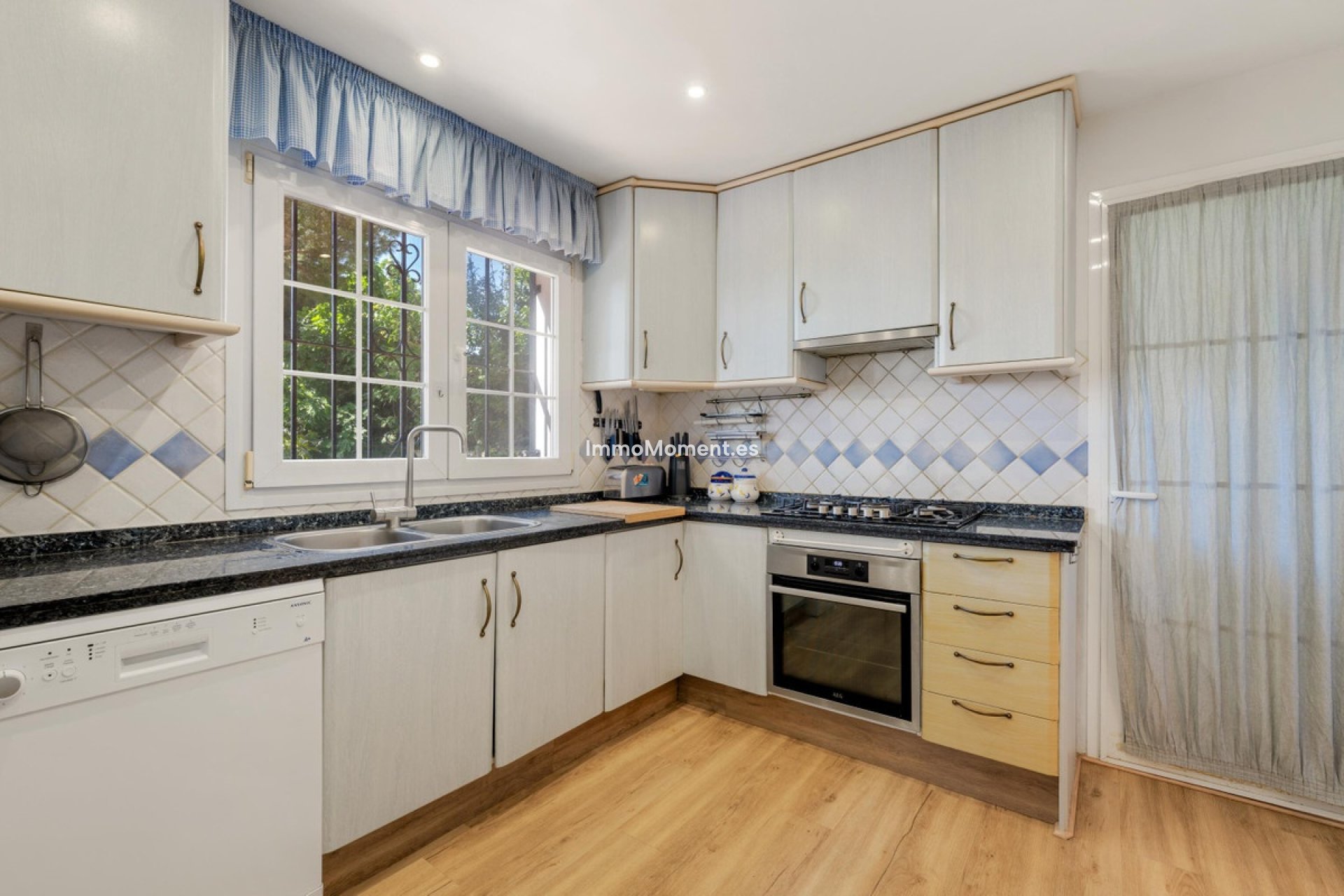 Bestaande woning - Vrijstaande villa - Estepona  - Estepona Centro
