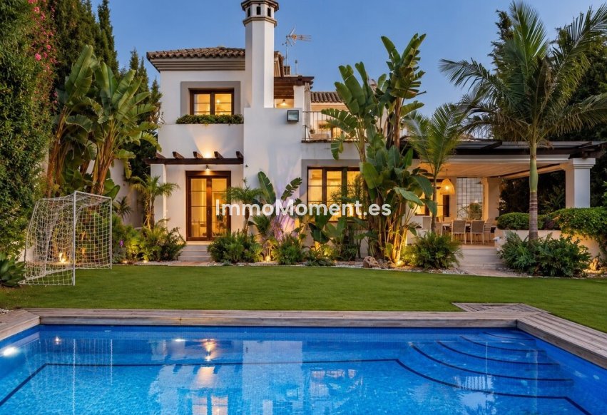 Bestaande woning - Vrijstaande villa - Estepona  - Estepona Centro