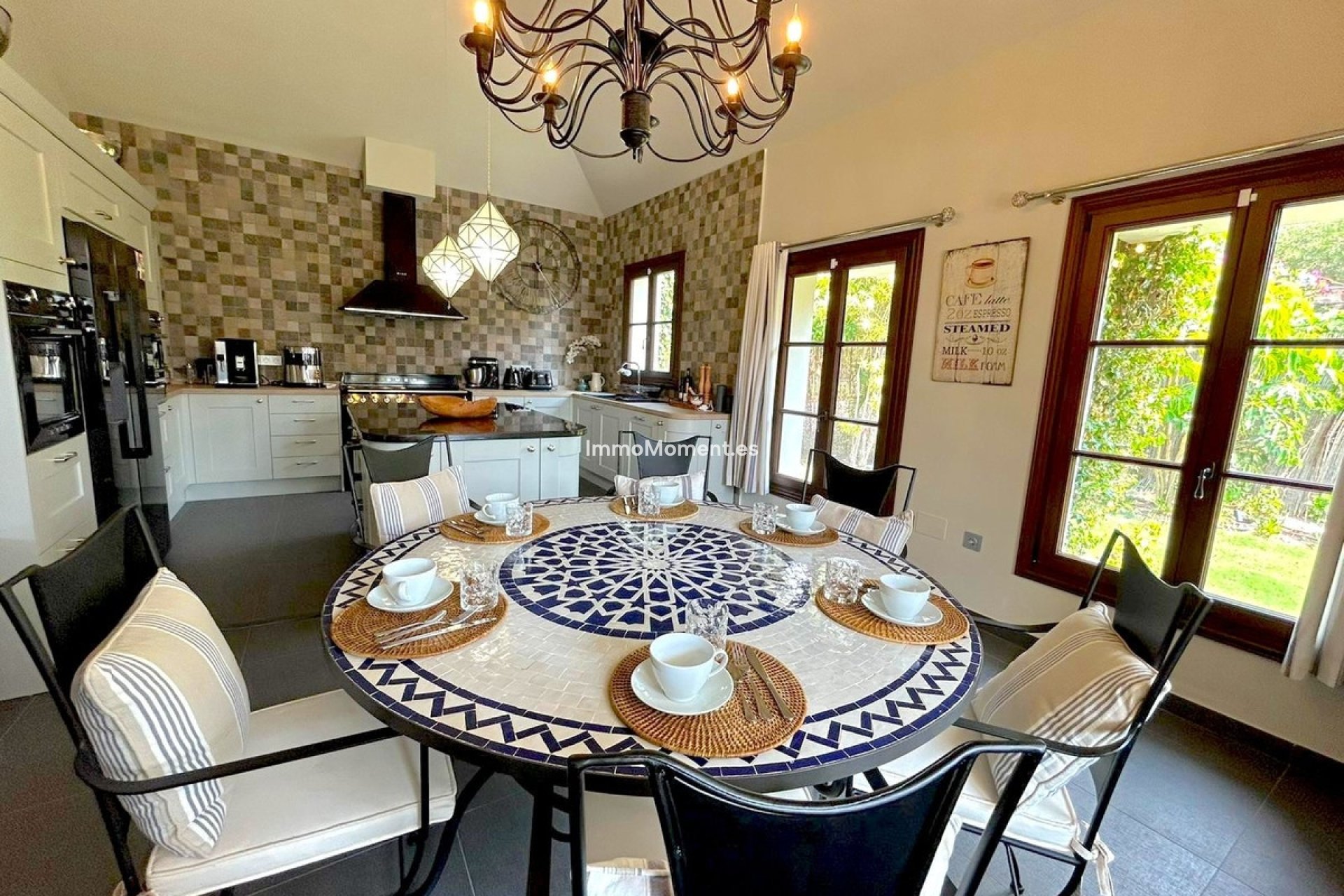 Bestaande woning - Vrijstaande villa - Estepona  - Estepona Centro