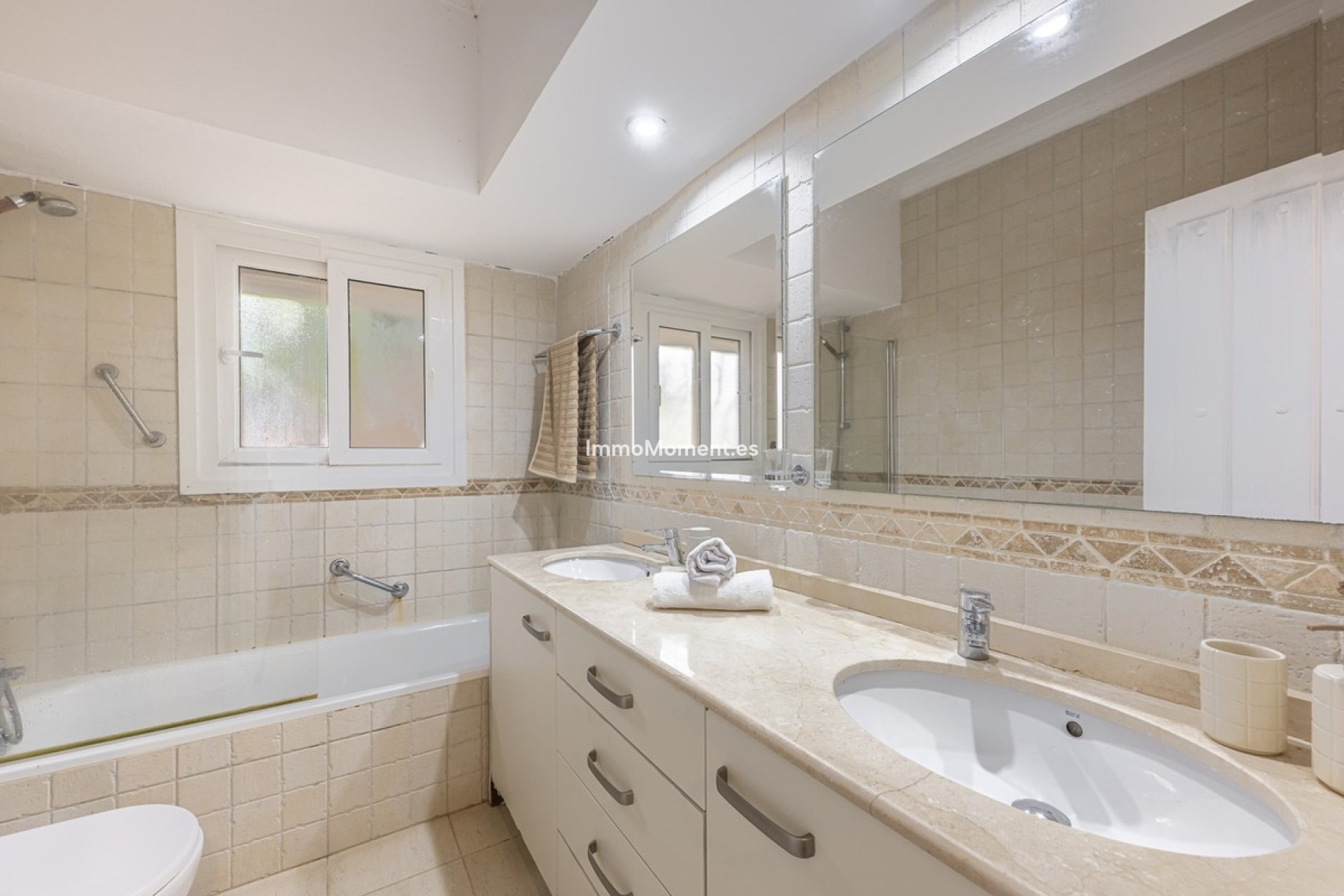 Bestaande woning - Vrijstaande villa - Estepona  - Estepona Centro