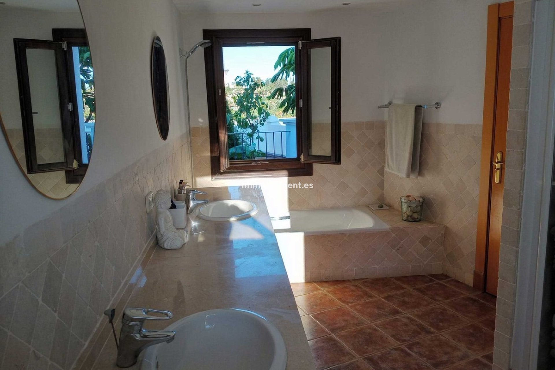 Bestaande woning - Vrijstaande villa - Estepona  - Estepona Centro