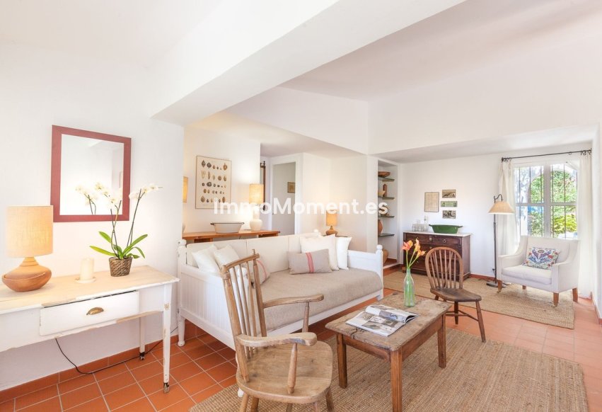Bestaande woning - Vrijstaande villa - Estepona  - Estepona Centro