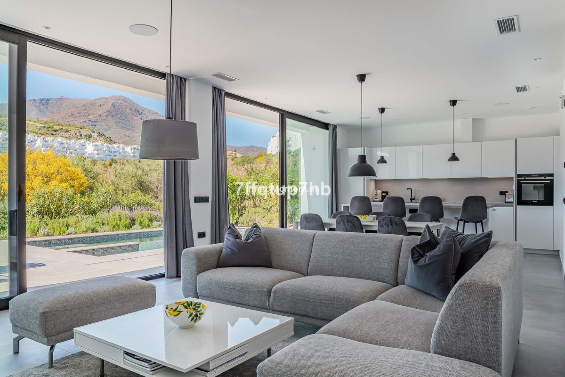Bestaande woning - Vrijstaande villa - Estepona  - Estepona Centro