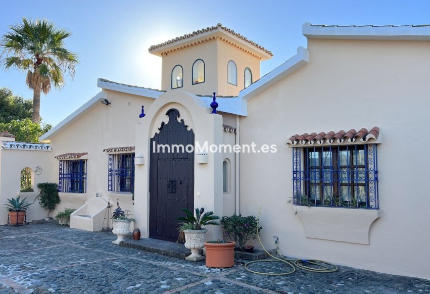 Bestaande woning - Vrijstaande villa - Estepona  - Estepona Centro