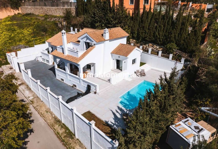 Bestaande woning - Vrijstaande villa - Estepona  - Estepona Centro