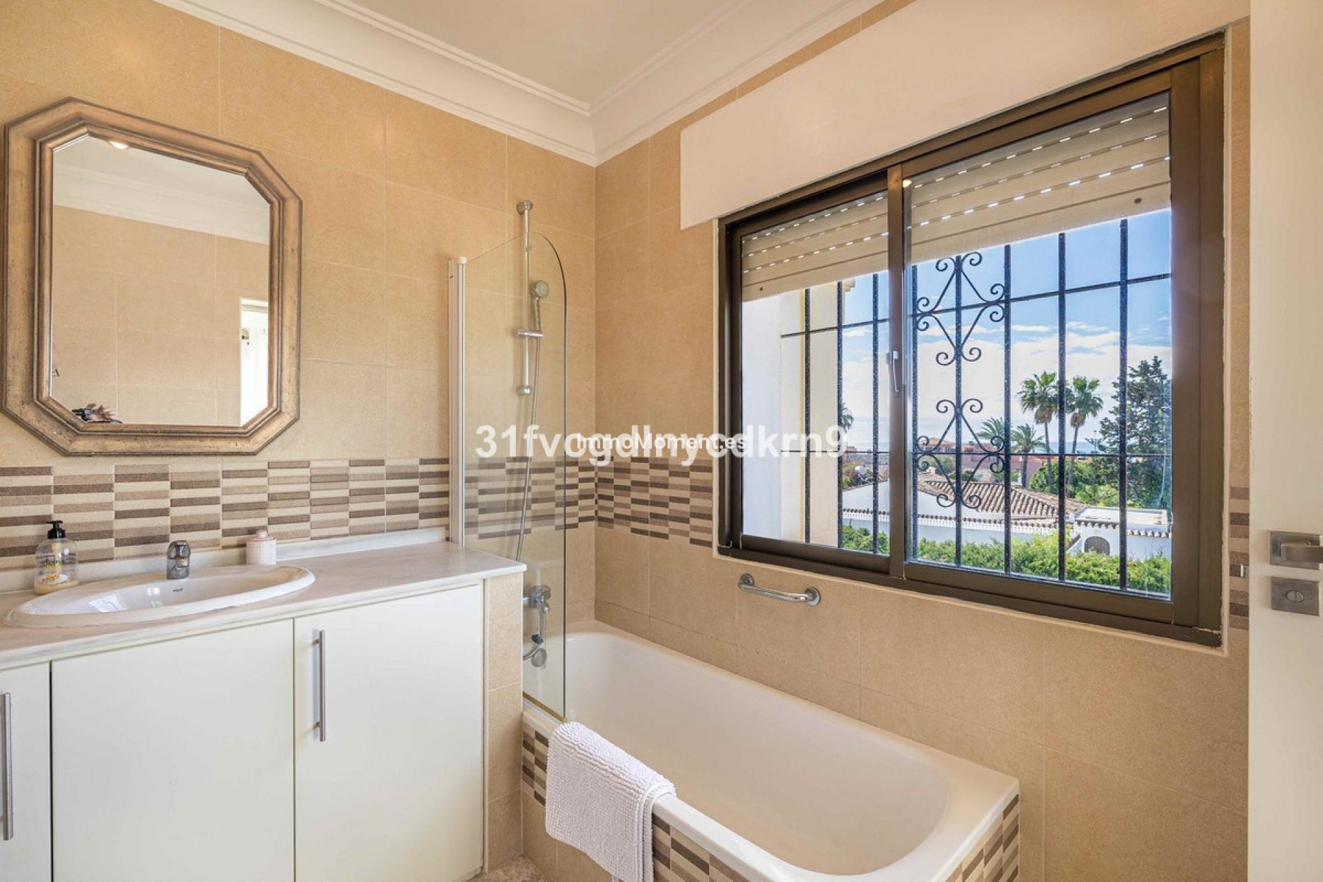 Bestaande woning - Vrijstaande villa - Estepona  - Estepona Centro