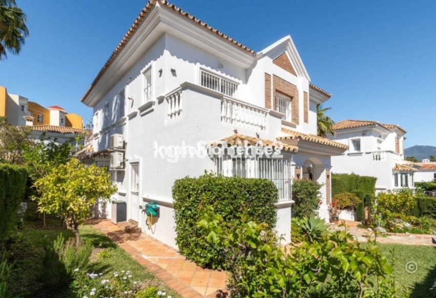 Bestaande woning - Vrijstaande villa - Estepona  - Estepona Centro