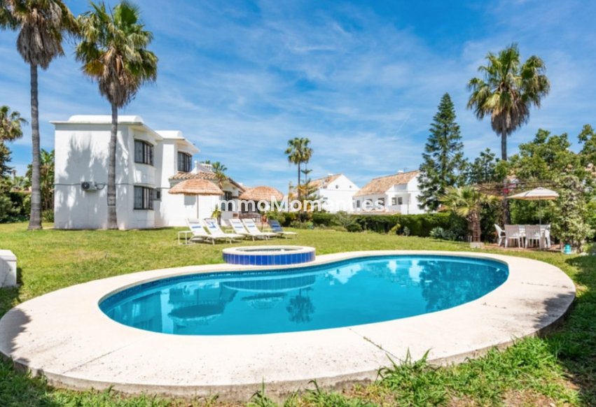Bestaande woning - Vrijstaande villa - Estepona  - Estepona Centro