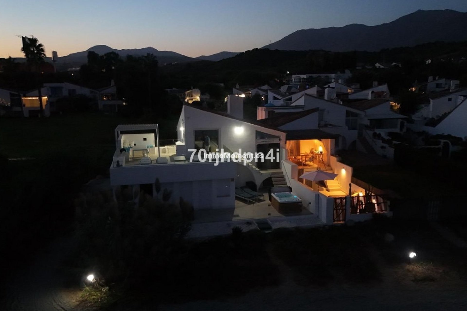 Bestaande woning - Vrijstaande villa - Estepona  - Estepona Centro