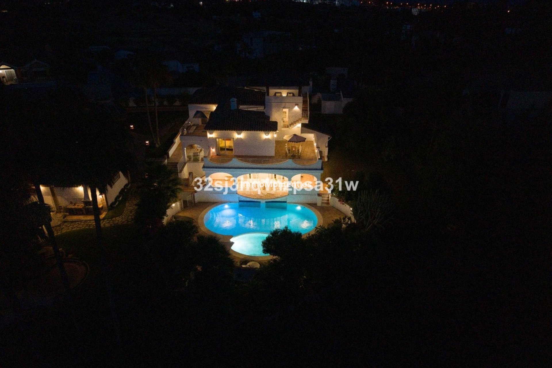 Bestaande woning - Vrijstaande villa - Estepona  - Estepona Centro
