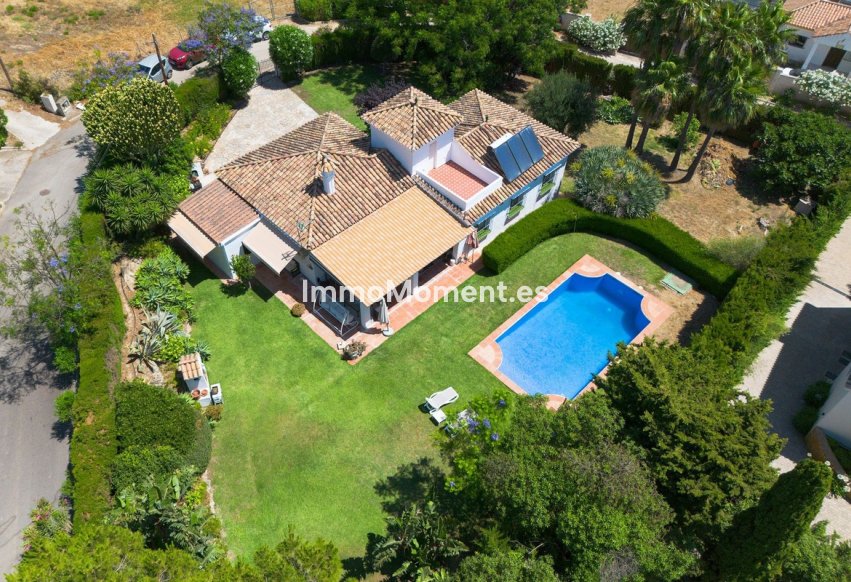 Bestaande woning - Vrijstaande villa - Estepona  - Estepona Centro