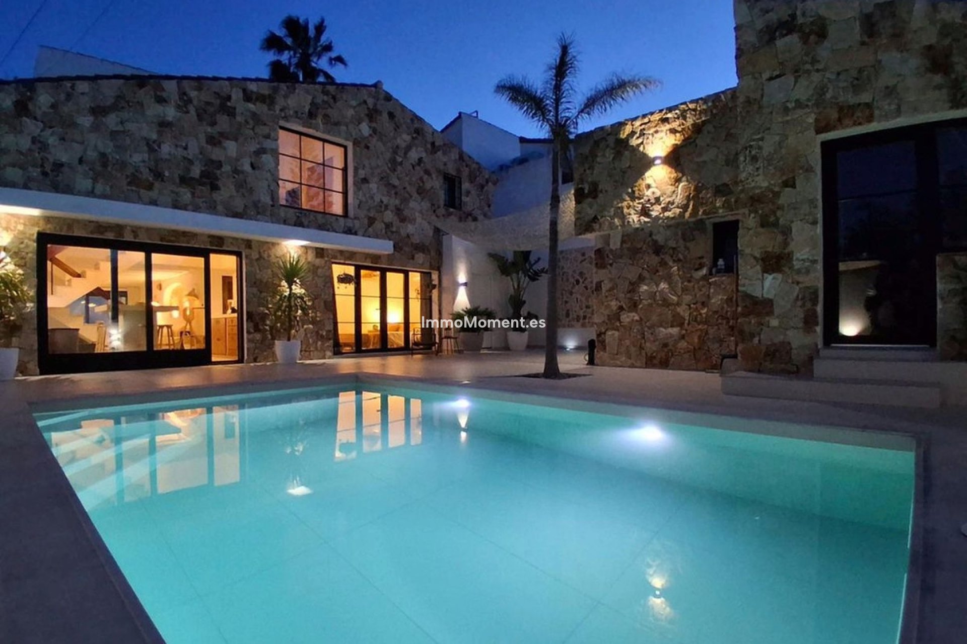 Bestaande woning - Vrijstaande villa - Estepona  - Estepona Centro