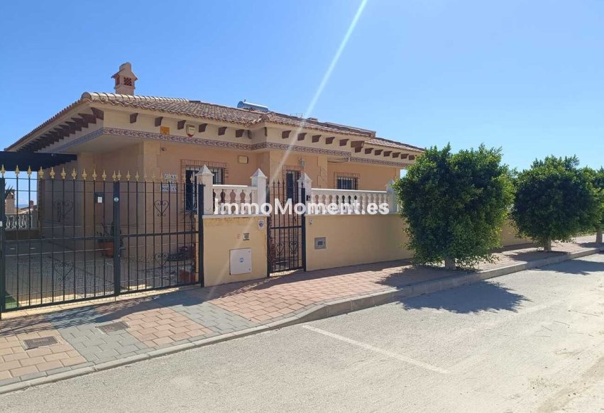 Bestaande woning - Vrijstaande villa - Fortuna - Fortuna Centro