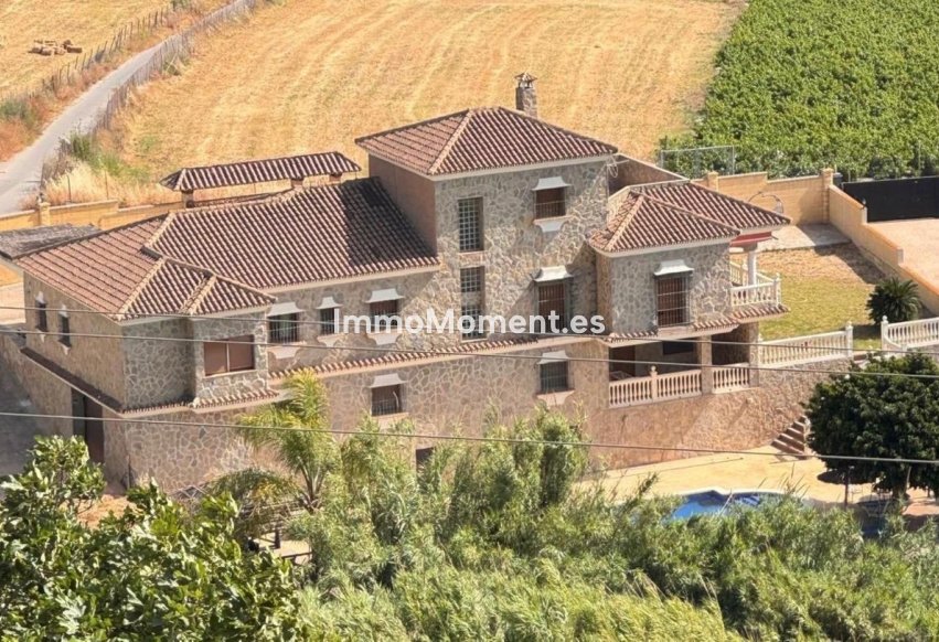 Bestaande woning - Vrijstaande villa - Manilva