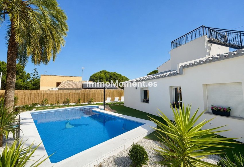 Bestaande woning - Vrijstaande villa - Orihuela - Punta Prima