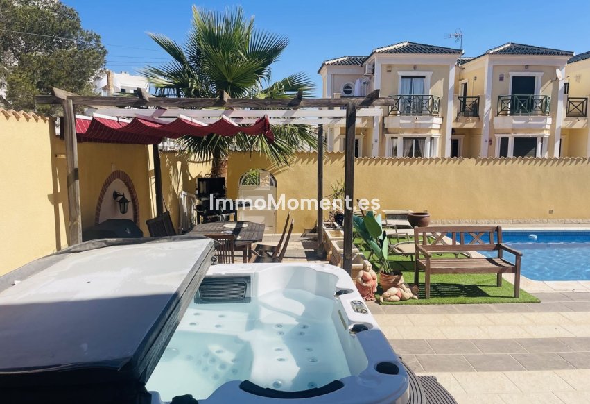 Bestaande woning - Vrijstaande villa - Orihuela - Villamartin