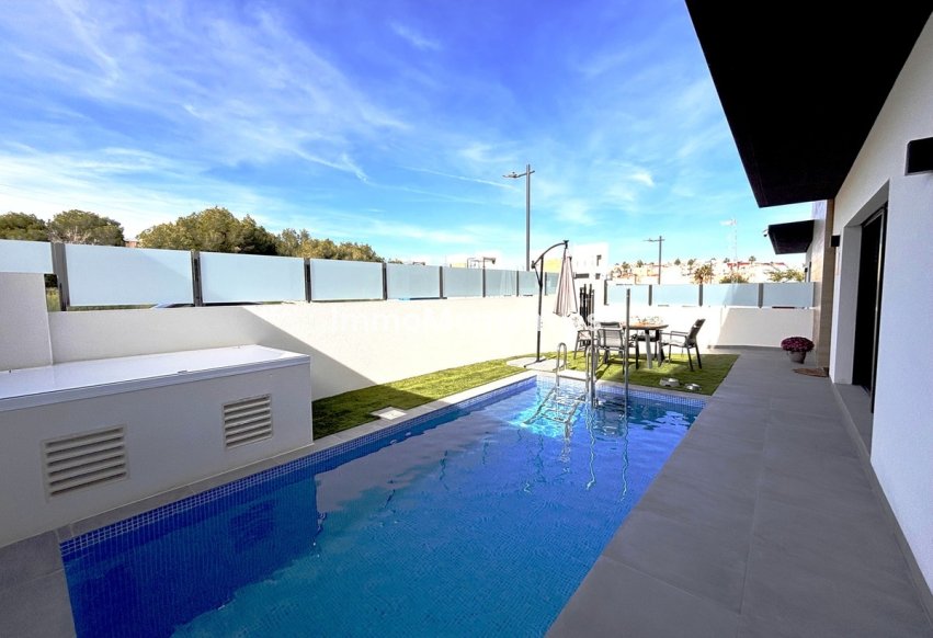 Bestaande woning - Vrijstaande villa - Orihuela - Villamartin