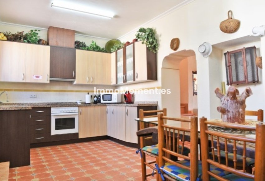 Bestaande woning - Vrijstaande villa - Pinoso - Pinoso Centro