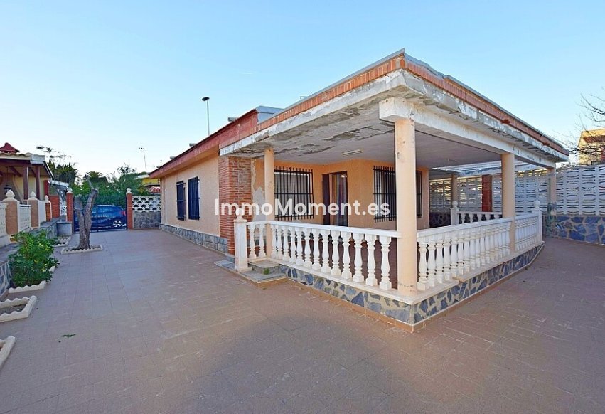 Bestaande woning - Vrijstaande villa - Torrevieja - Torrevieja Centro