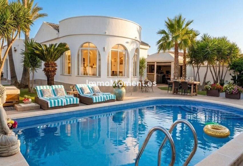 Bestaande woning - Vrijstaande villa - Torrevieja - Torrevieja Centro
