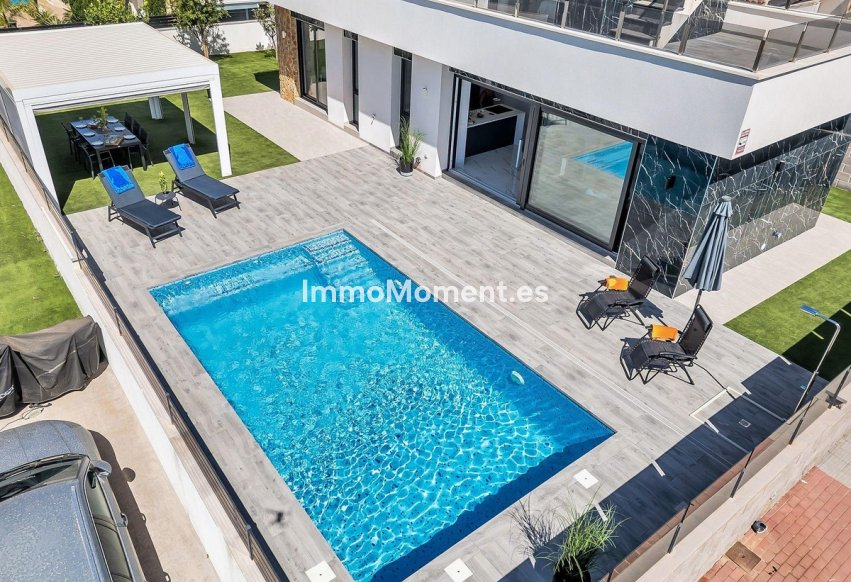 Bestaande woning - Vrijstaande villa - Torrevieja - Torrevieja Centro