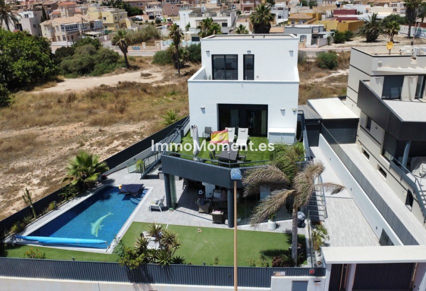 Bestaande woning - Vrijstaande villa - Torrevieja - Torrevieja Centro