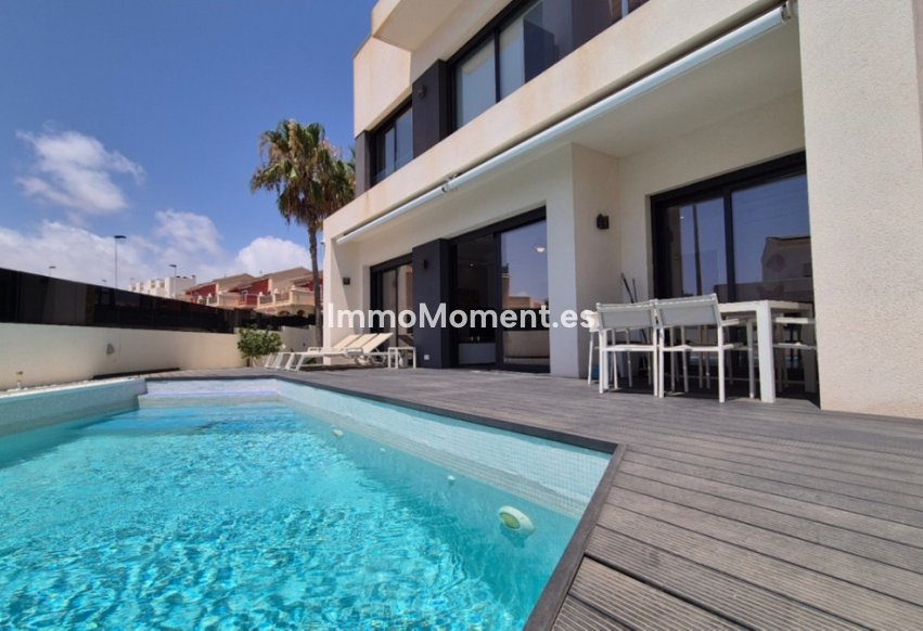 Bestaande woning - Vrijstaande villa - Torrevieja - Torrevieja Centro