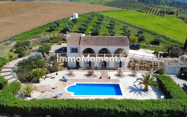 Casa de campo - Reventa - Interior  - Alora