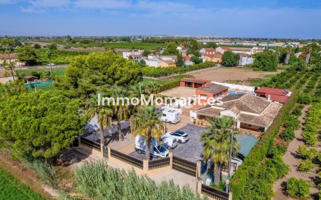 Country house - Resale - Almoradí - Heredades