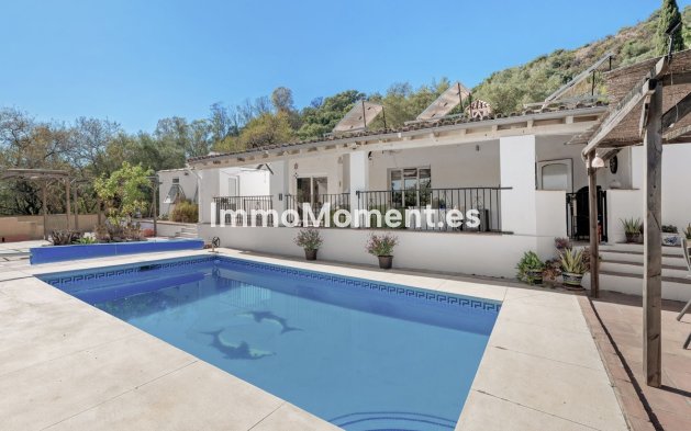 Country house - Resale - Estepona - Estepona Centro