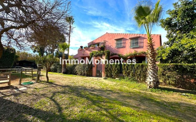 Country house - Resale - Estepona - Estepona Centro