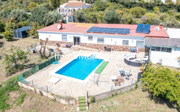 Country house - Resale - Estepona - Estepona Centro