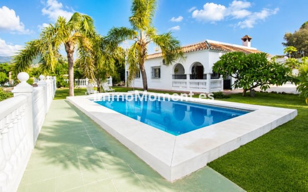 Country house - Resale - Estepona - Estepona Centro