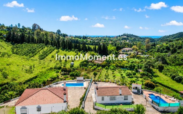 Country house - Resale - Estepona - Estepona Centro