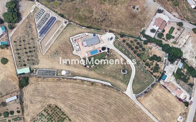 Country house - Resale - Estepona - Estepona Centro
