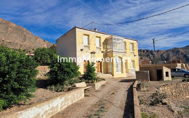 Country house - Resale - Orihuela - Orihuela Centro