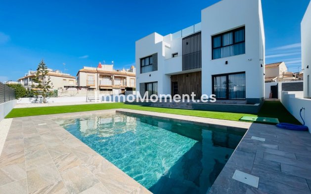 Detached villa - New Build - Torrevieja - Torrevieja