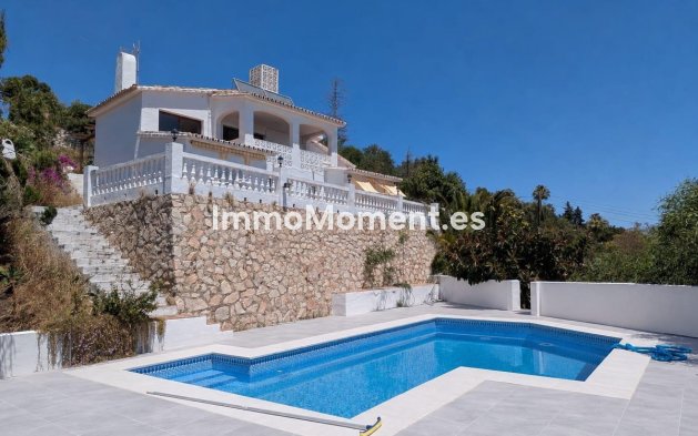 Detached villa - Resale - Benalmadena - Benalmadena Centro