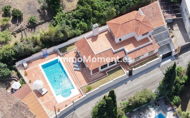 Detached villa - Resale - Benalmadena - Benalmadena Centro