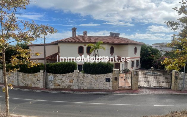 Detached villa - Resale - Benalmadena - Benalmadena Costa