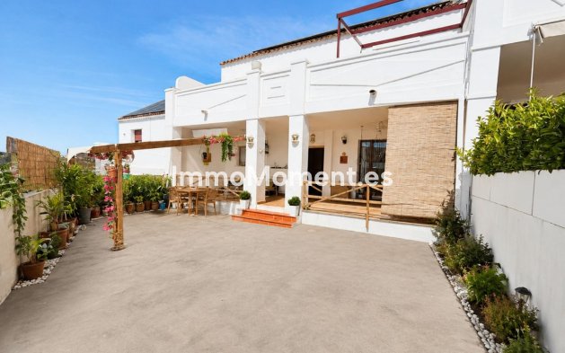 Detached villa - Resale - Casares - Casares Playa
