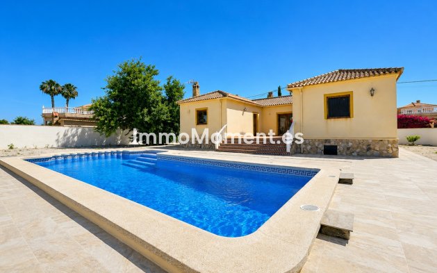 Detached villa - Resale - Catral - Catral Centro