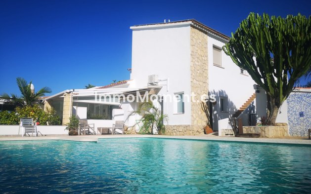 Detached villa - Resale - Denia - Denia Centro