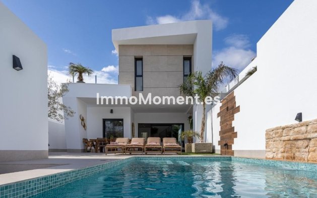 Detached villa - Resale - Dolores - Dolores Centro